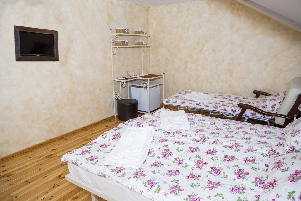 Country Court Bed & Breakfast Curteni ภายนอก รูปภาพ